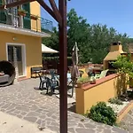 Dai Tre Aratri Rossi Casa Buraccio